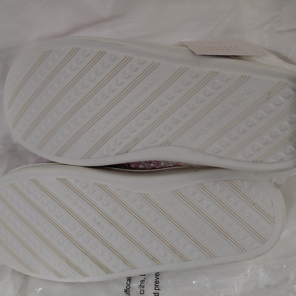 LC Lauren Conrad Pink and White Slippers - Picture 2 of 2